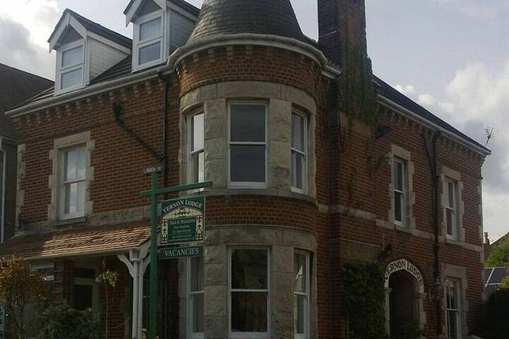VERNON LODGE