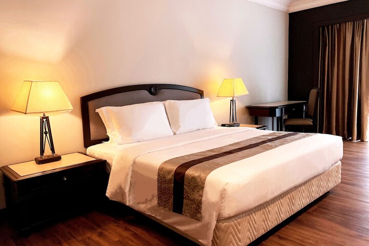 Room 3 of 51