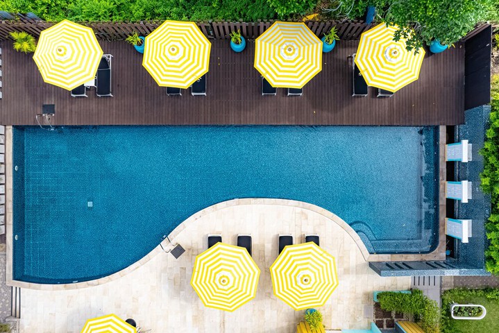 Pool 33 of 92