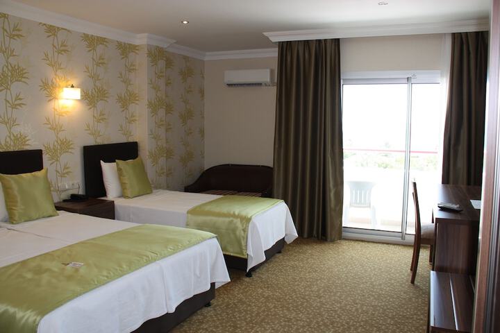 Room 5 of 111