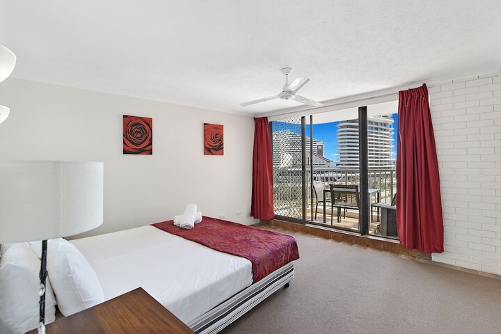 Room 15 of 76