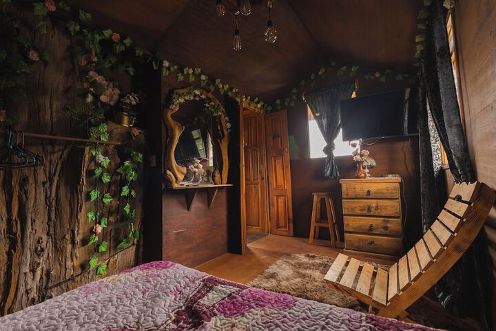 Room 3 of 65