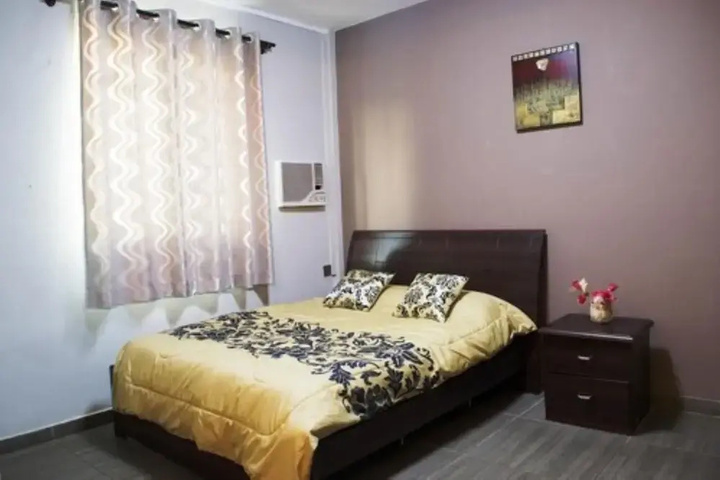 Room 4 of 11