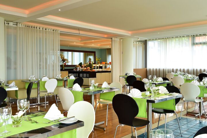 Dining 204 of 250