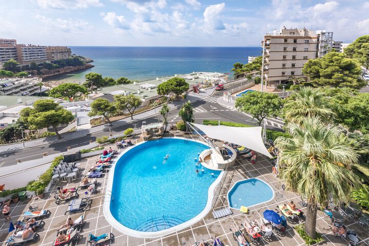 Hotel Pool