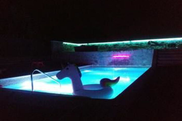Pool 22 of 27