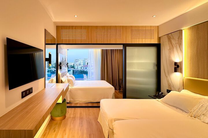 Room 17 of 79