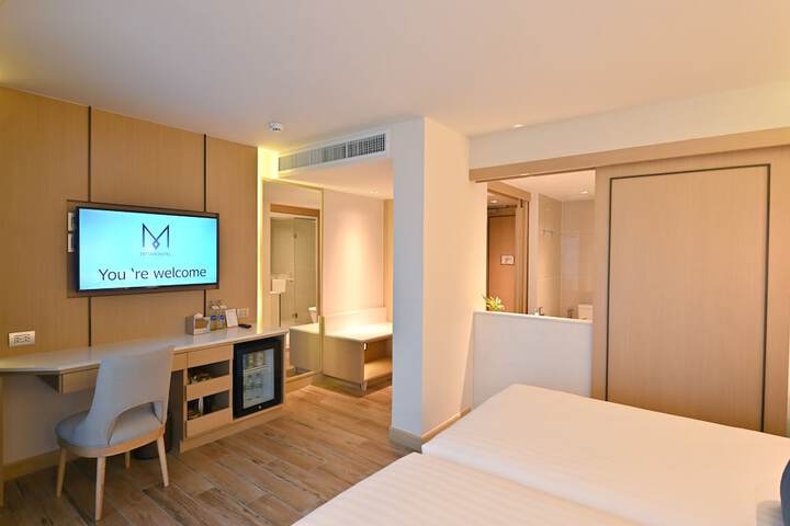 Room 54 of 165