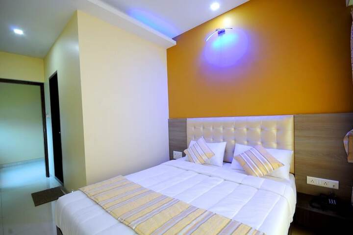 Room 4 of 34