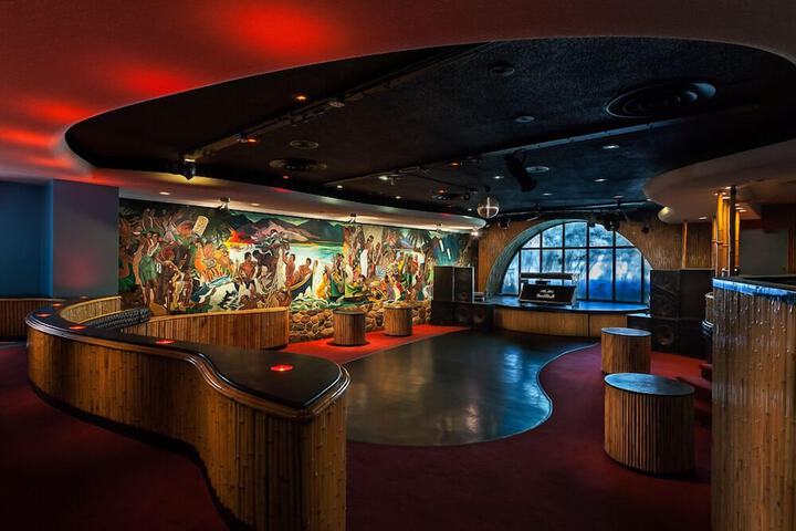 Entertainment 22 of 25