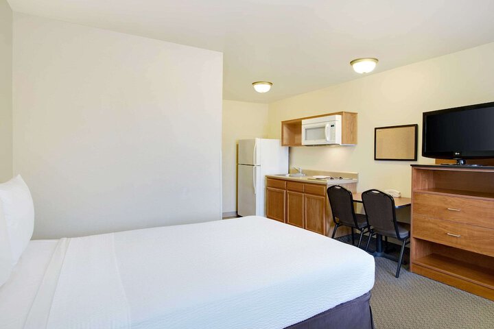 Room 9 of 25