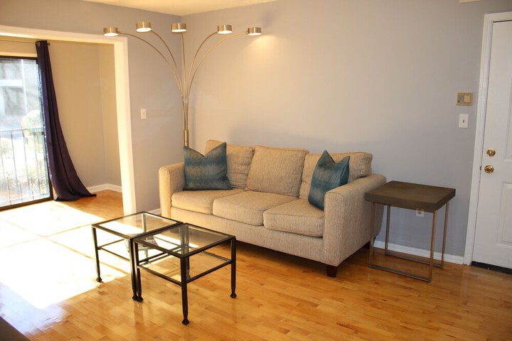 Room 10 of 20