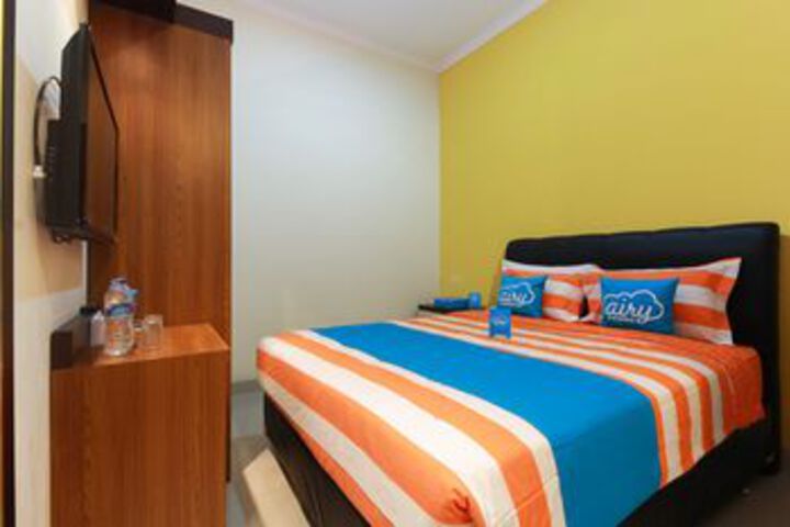 Room 11 of 20