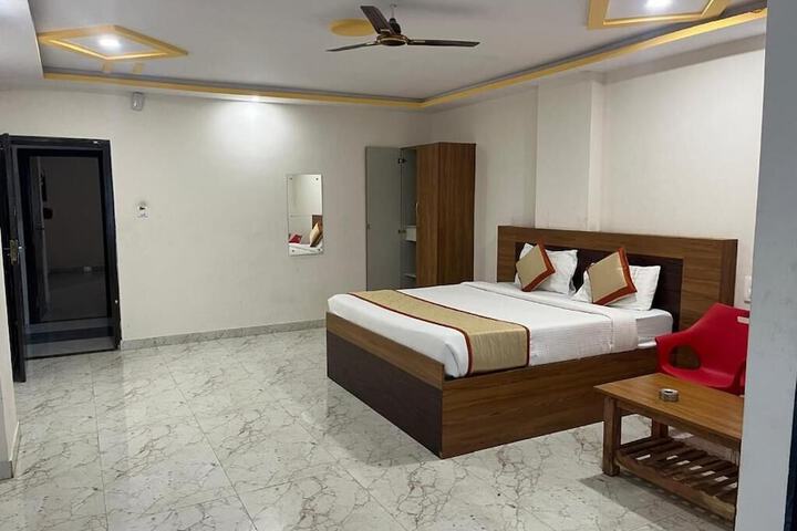 Room 7 of 27
