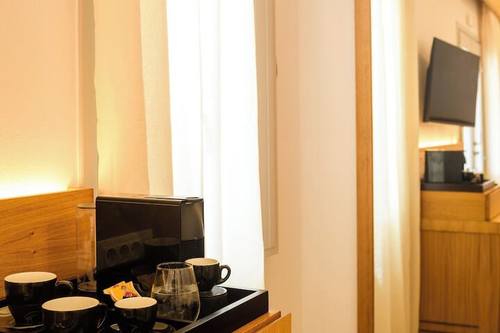 Breakfast/Coffee Service 126 of 199