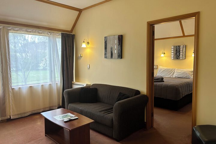 Room 9 of 38