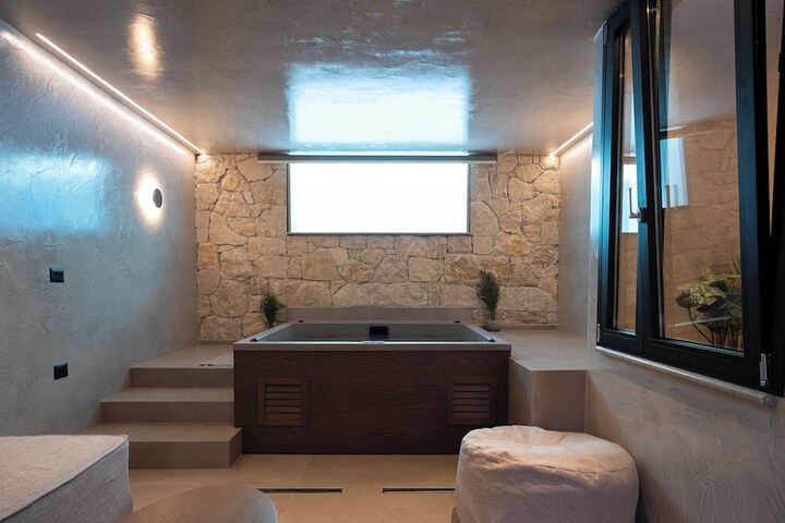 Hot Tub 87 of 112