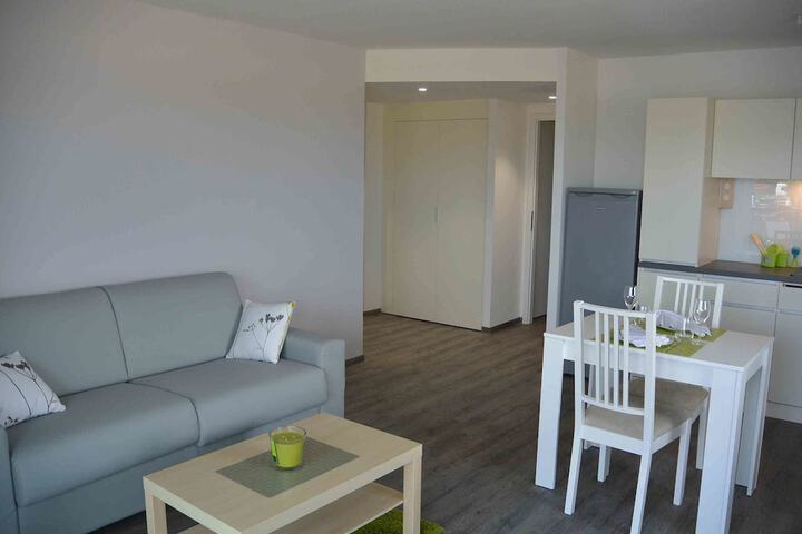 Room 13 of 93