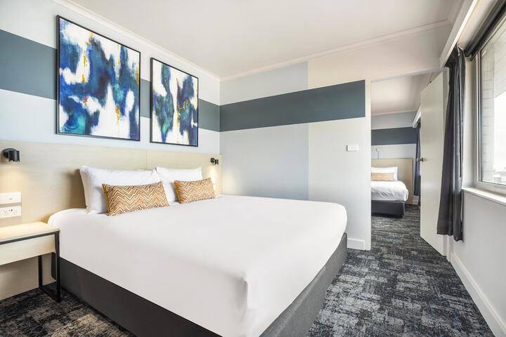 Room 21 of 74