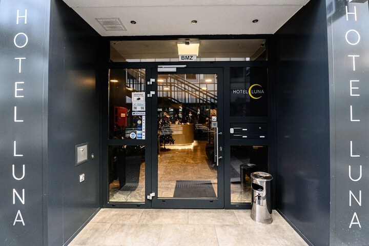 Hotel 67 of 78