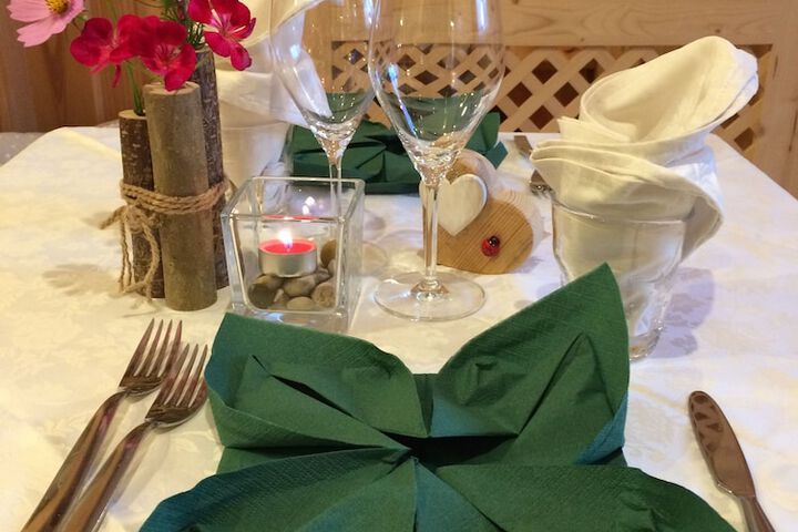 Dining 44 of 80