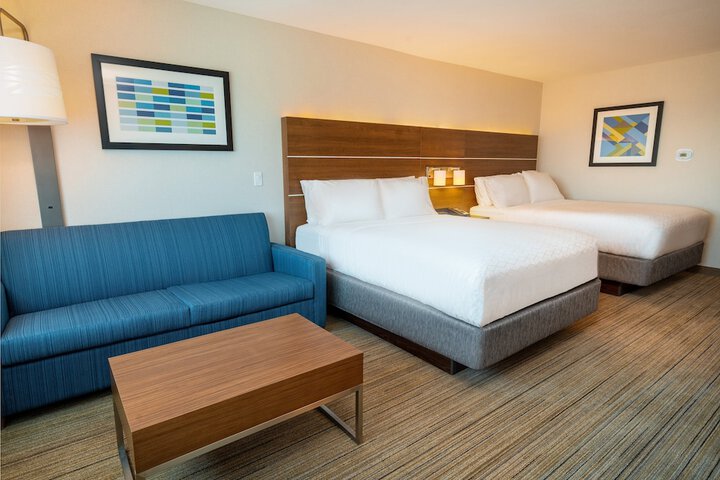 Room 9 of 38
