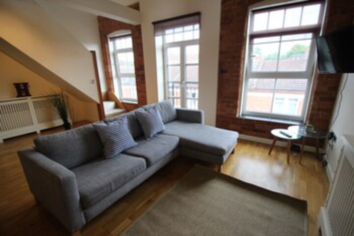 Room 11 of 16