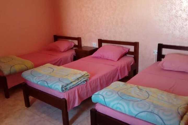 Room 9 of 18