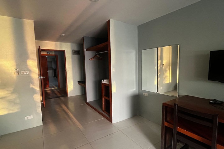 Room 25 of 53
