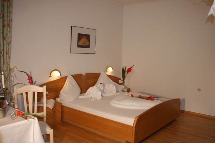 Room 2 of 42