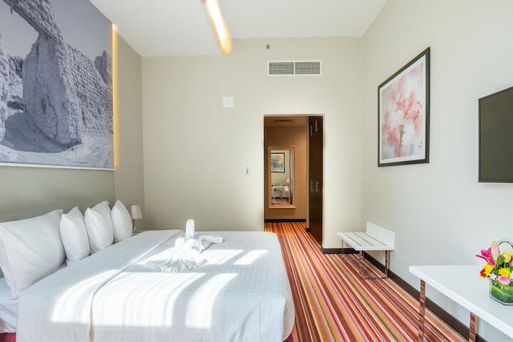 Room 9 of 35