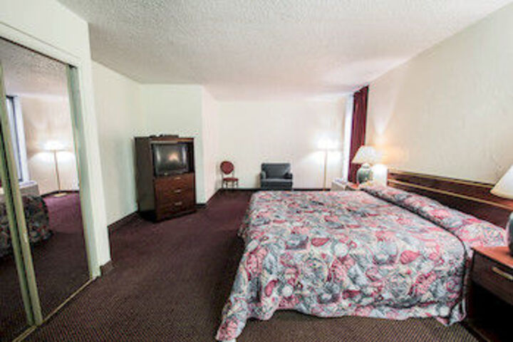 Room 17 of 51