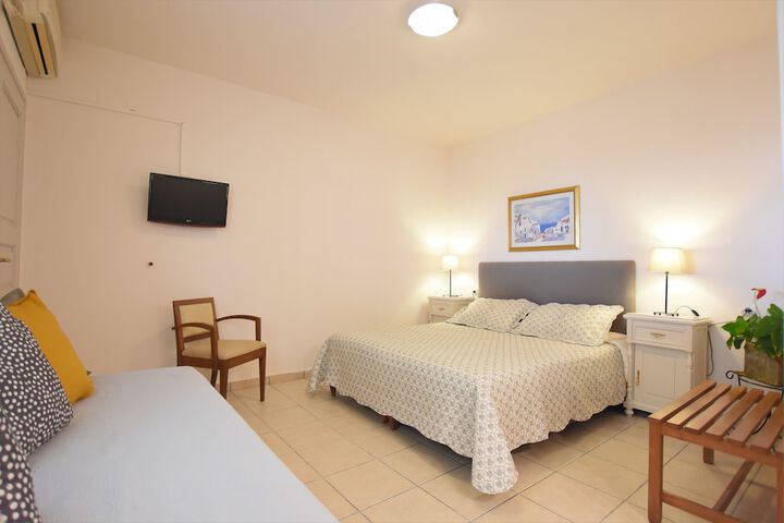 Room 9 of 53