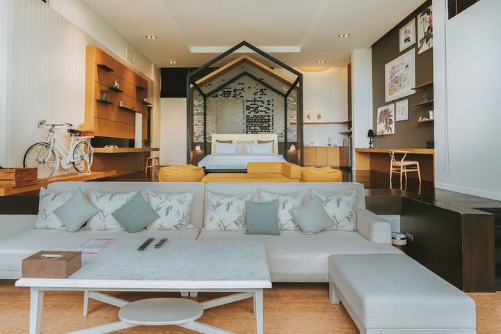 Room 4 of 174