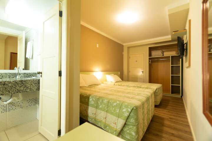 Room 20 of 62