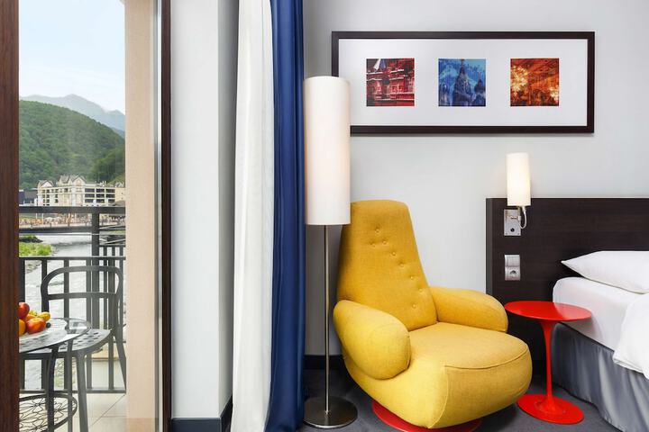 Room 28 of 140