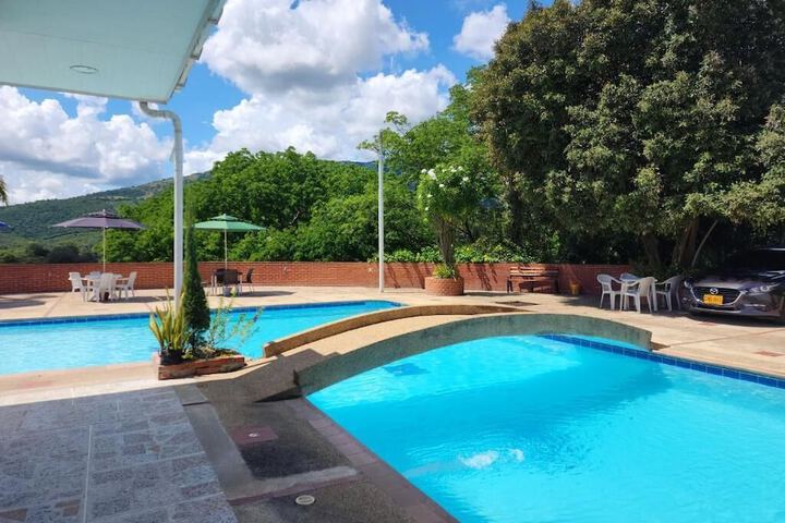 Pool 17 of 21