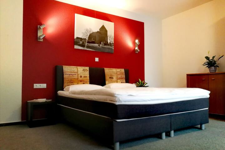 Room 4 of 34