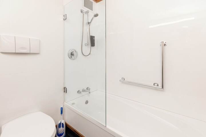 Room 20 of 33