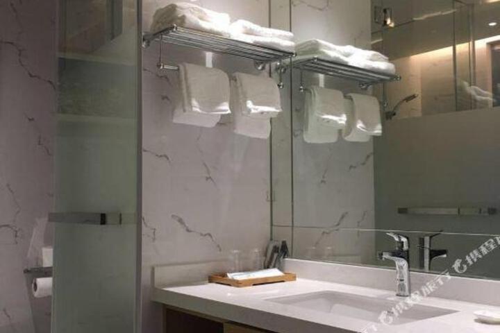 Changhai Garden Hotel (Shanghai Wujiaochang Changhai Hospital)