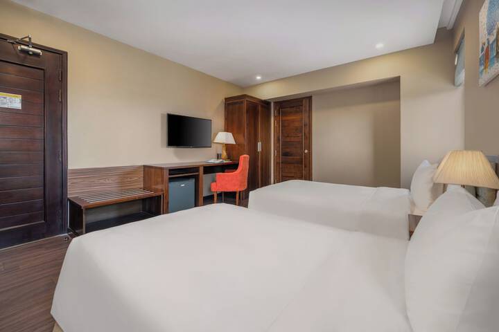 Room 17 of 104