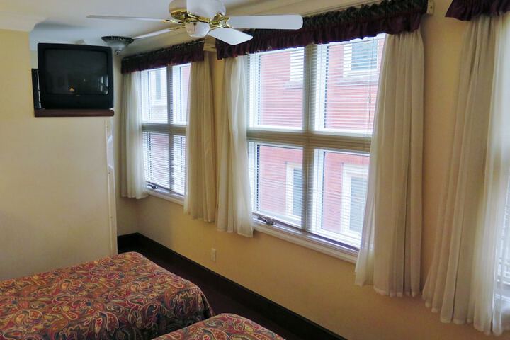 Room 5 of 42