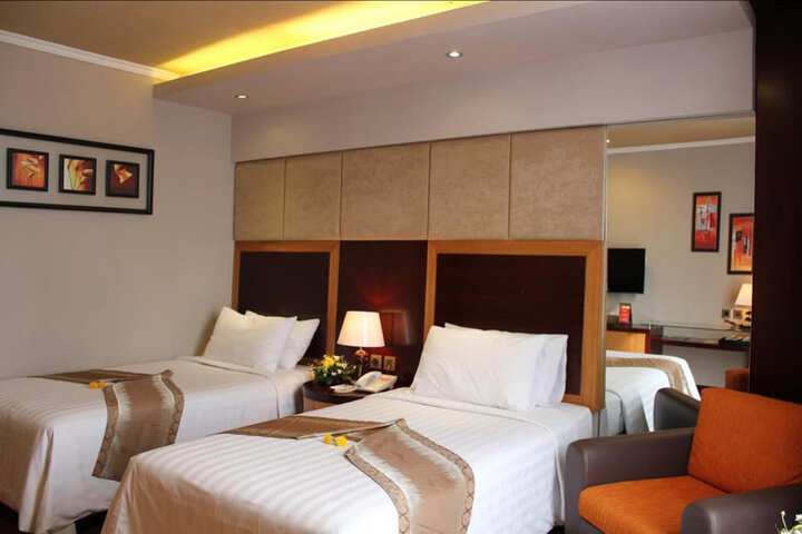 Room 15 of 34