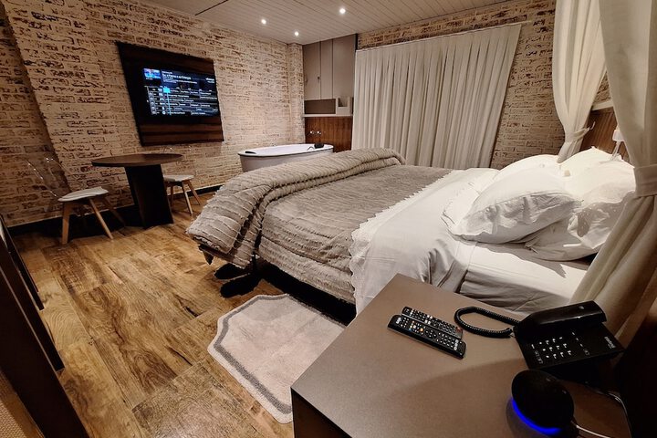 Room 51 of 82