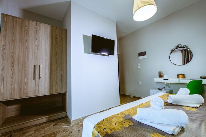 Room 6 of 62