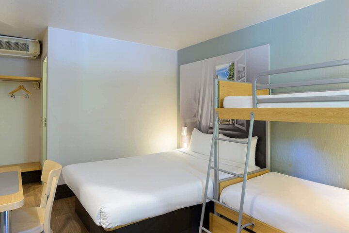 Room 7 of 29