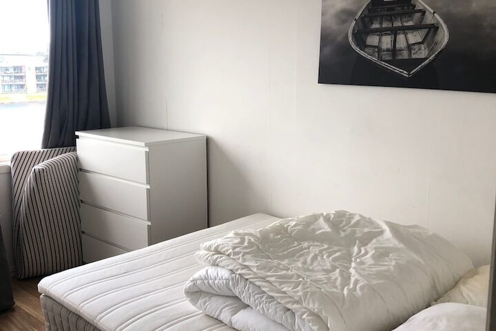 Room 4 of 12