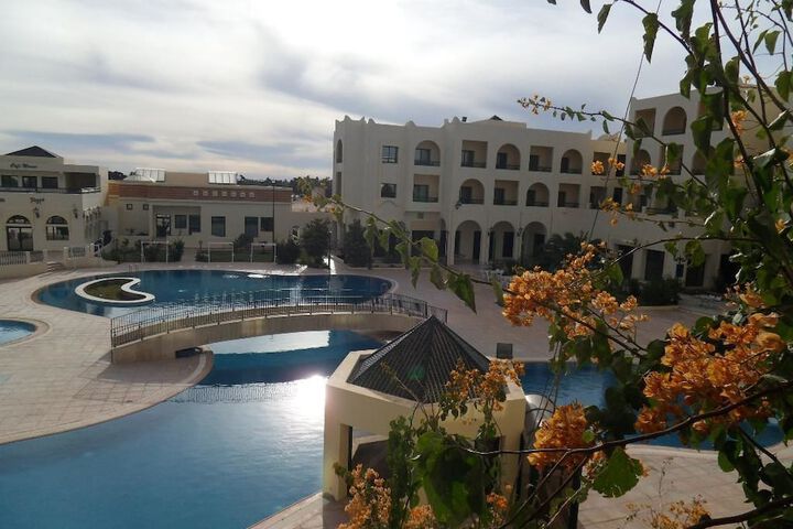 Hotel with Pool