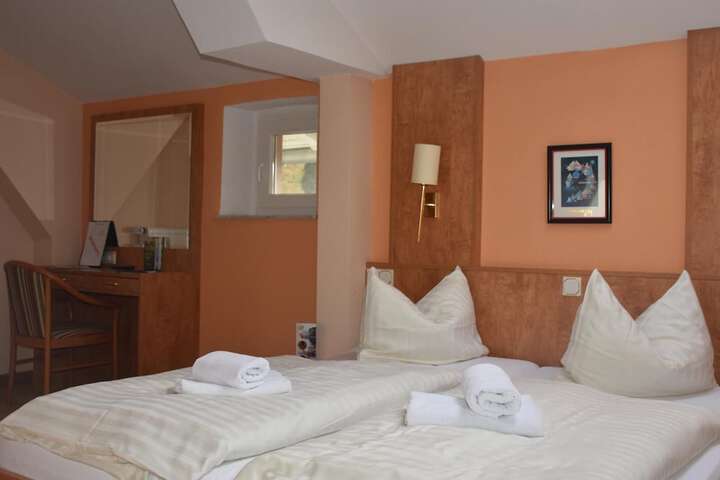 Room 9 of 49