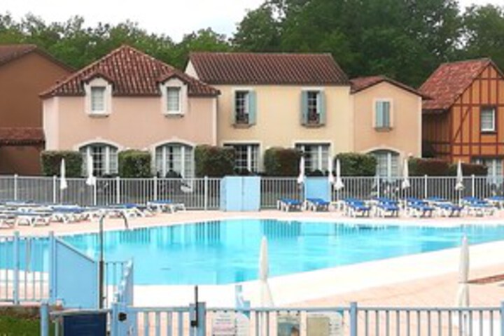 House With one Bedroom in Monflanquin With Wonderful Lake View, Shared Pool, Furnished Garden